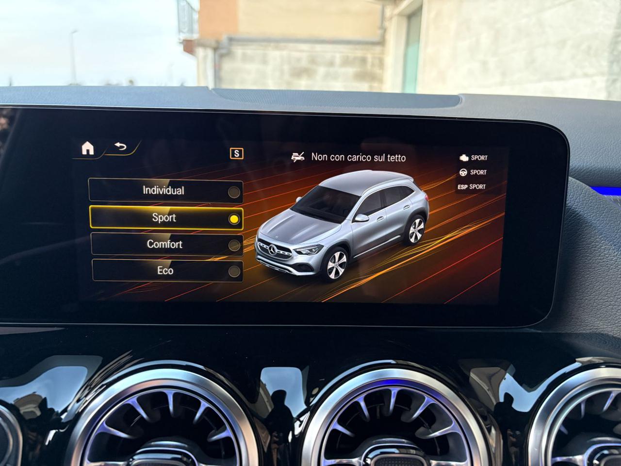 MERCEDES-BENZ GLA 200 d Automatic Sport Plus - 25