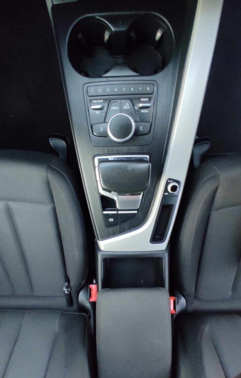 AUDI A4 Avant 35 TDI S tronic Business - 13