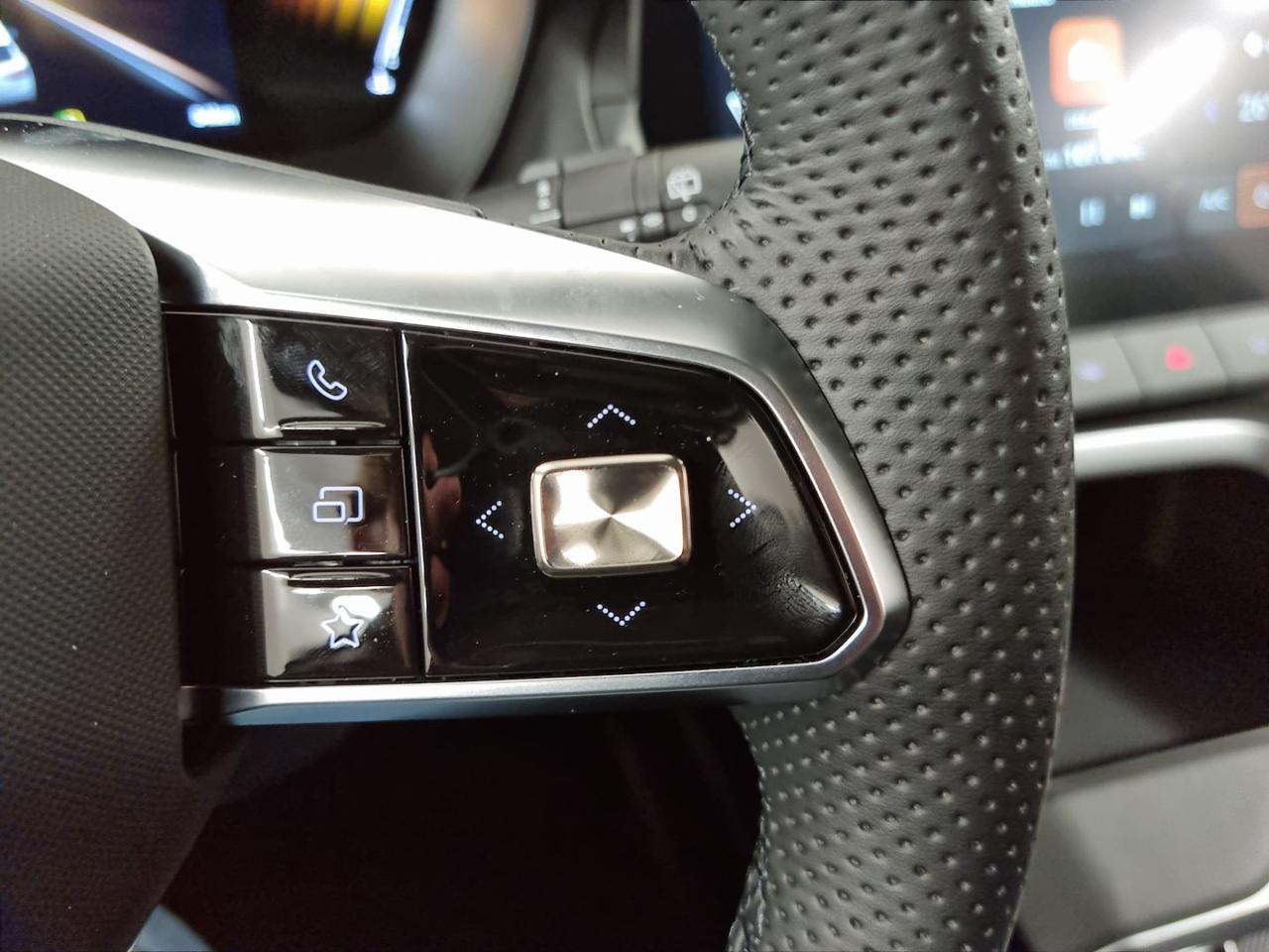 MG ZS 1.5 Hybrid+ Luxury - 17