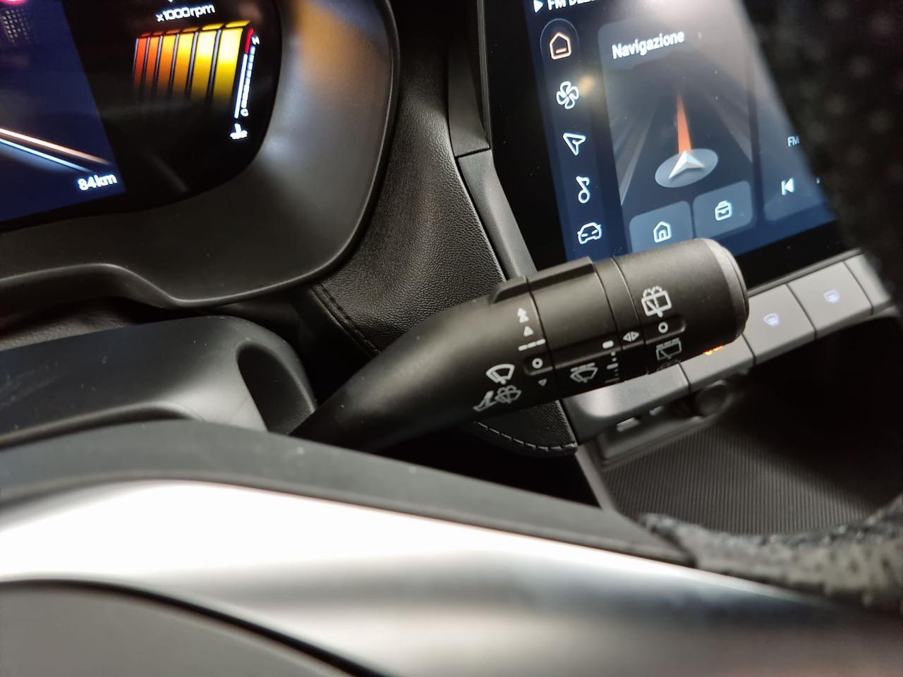 MG ZS 1.5 Hybrid+ Luxury - 32