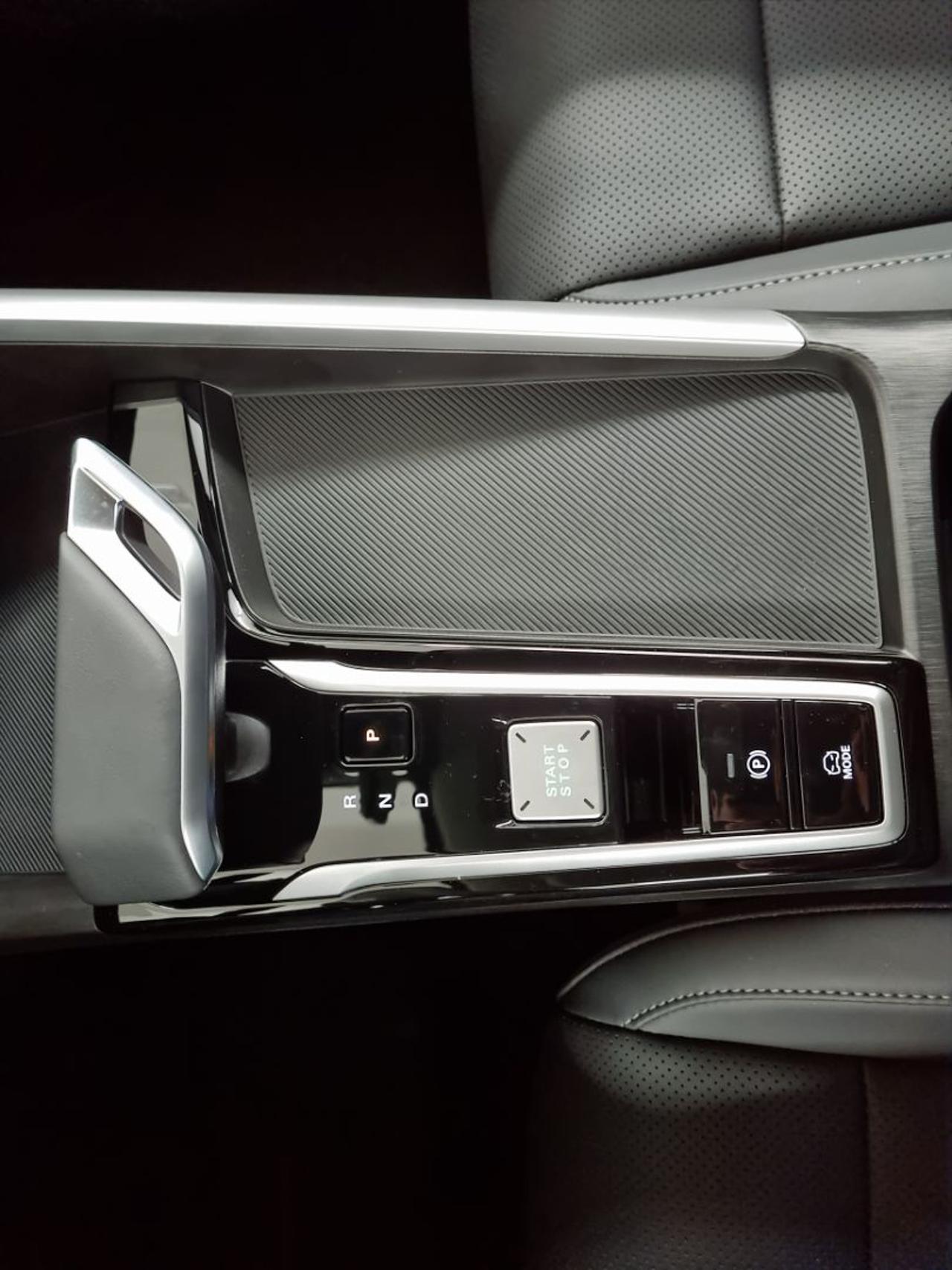 MG ZS 1.5 Hybrid+ Luxury - 13