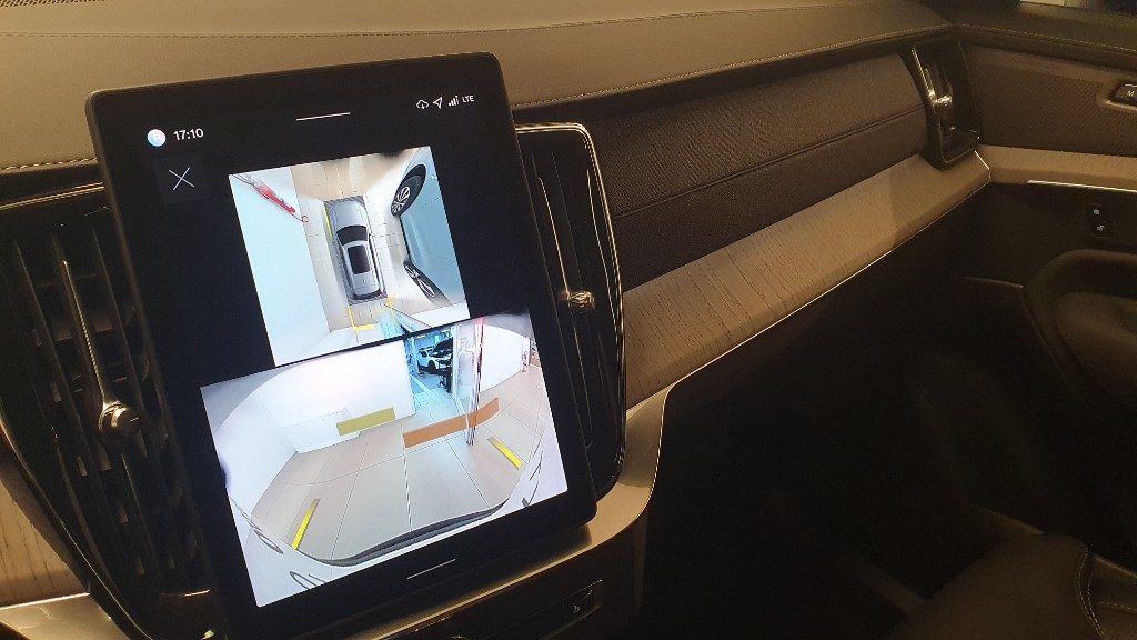 VOLVO XC90 B5 AWD automatico 7 posti Ultra Dark - Grid Foto 11