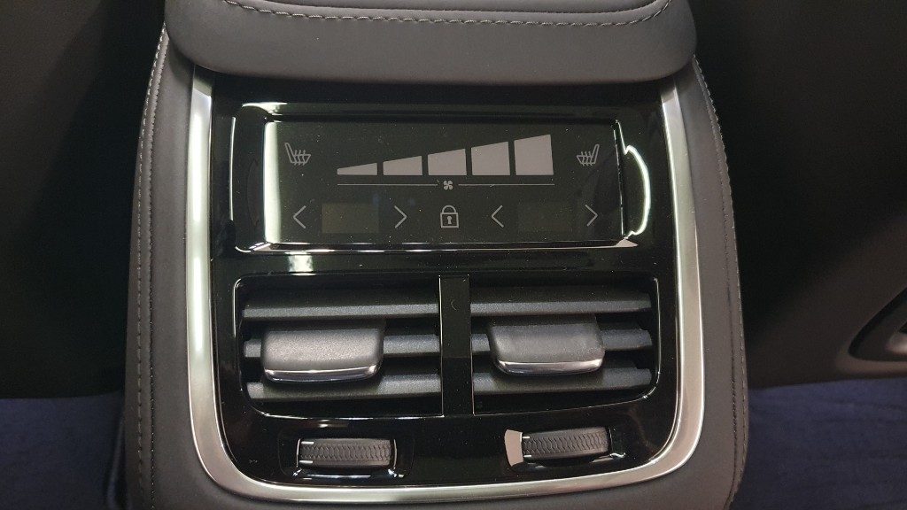 VOLVO XC90 B5 AWD automatico 7 posti Ultra Dark - Grid Foto 12