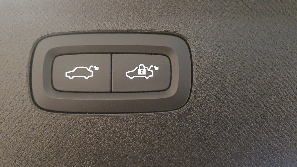 VOLVO XC90 B5 AWD automatico 7 posti Ultra Dark - Grid Foto 16