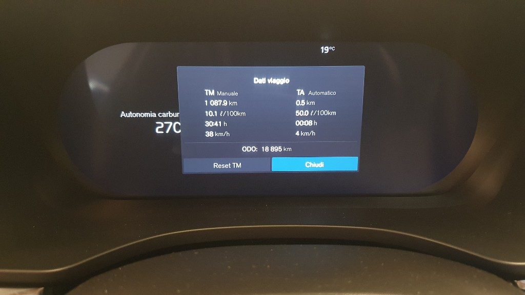 VOLVO XC60 B5 AWD automatico Plus Dark - Grid Foto 8