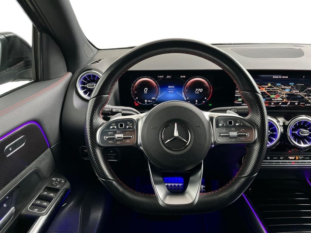 MERCEDES-BENZ GLA 200 d 4matic Premium GANCIO TRAINO - 11