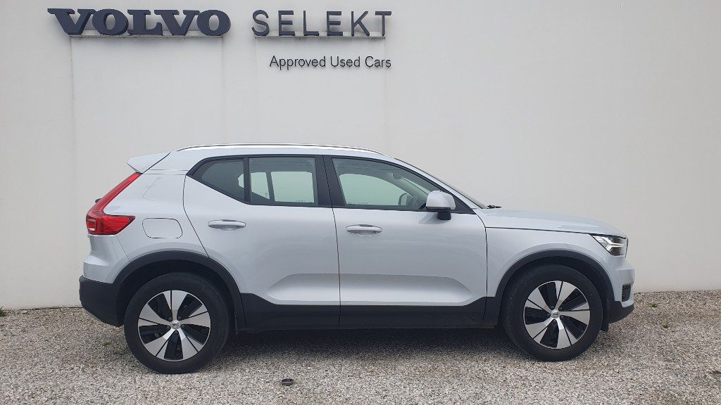 VOLVO XC40 T3 Momentum Pro - Foto 4