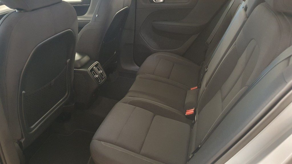 VOLVO XC40 T3 Momentum Pro - Foto 6