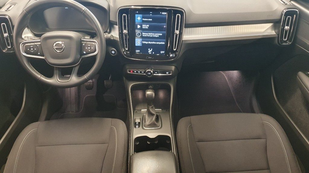 VOLVO XC40 T3 Momentum Pro - Grid Foto 7