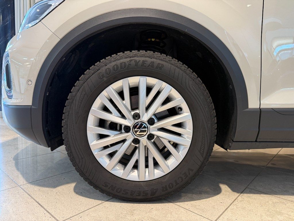 VOLKSWAGEN T-Roc 1.5 TSI DSG Life GANCIO Navi DAB+ Parks Assist LED - 18