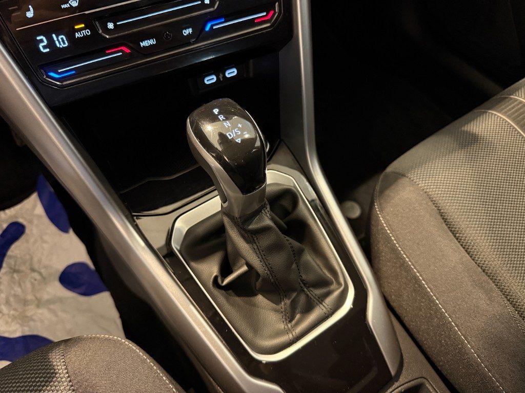 VOLKSWAGEN T-Roc 1.5 TSI DSG Life GANCIO Navi DAB+ Parks Assist LED - 17