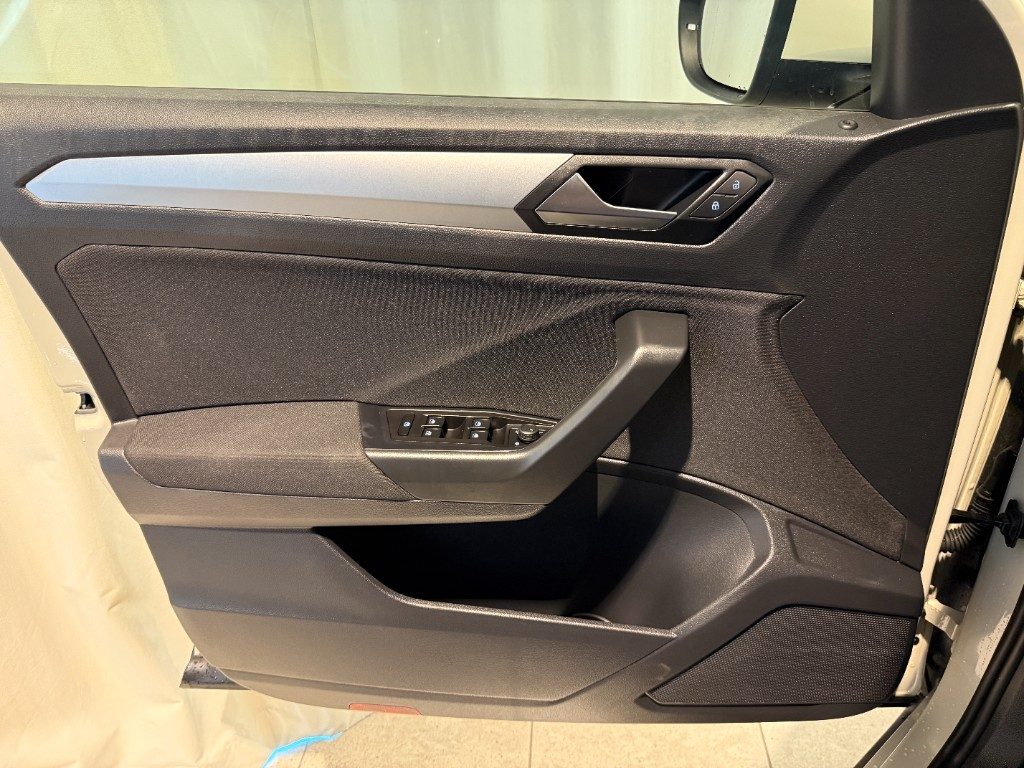 VOLKSWAGEN T-Roc 1.5 TSI DSG Life GANCIO Navi DAB+ Parks Assist LED - 6