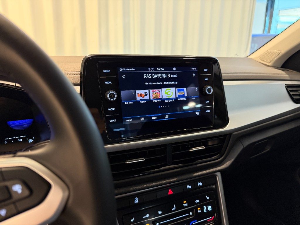 VOLKSWAGEN T-Roc 1.5 TSI DSG Life GANCIO Navi DAB+ Parks Assist LED - 13