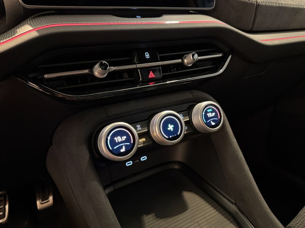 SKODA Kodiaq 2.0 TDI 4x4 DSG Sportline Panorama GANCIO LED Navi - 17