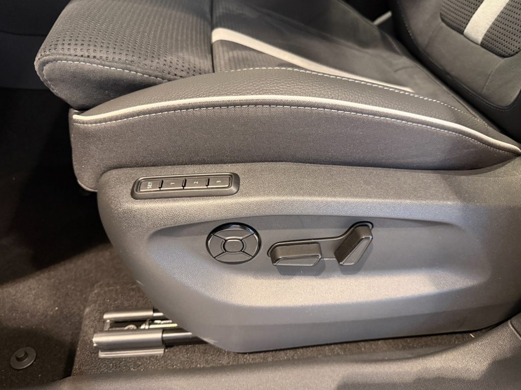 SKODA Kodiaq 2.0 TDI 4x4 DSG Sportline Panorama GANCIO LED Navi - 20