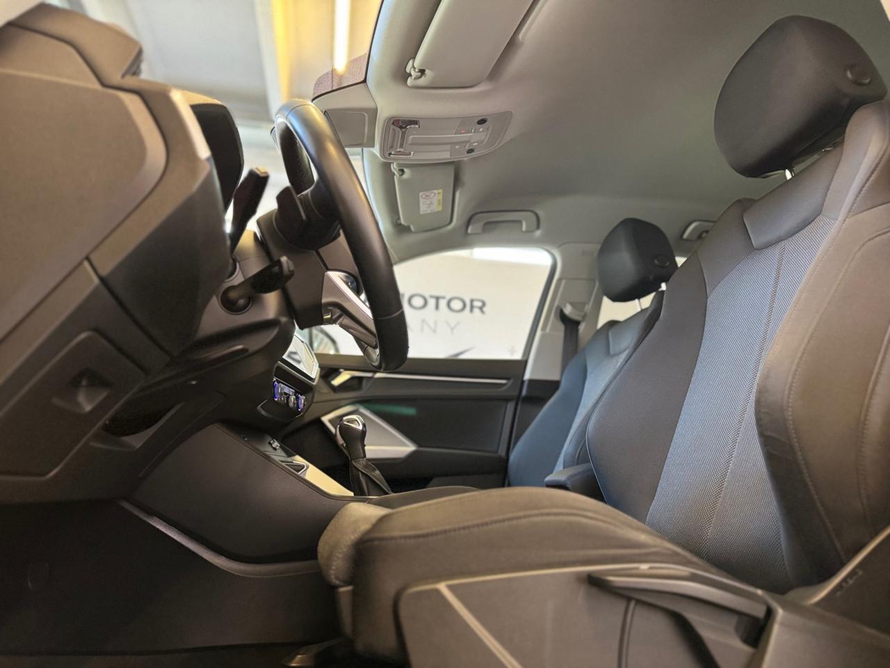 AUDI Q3 35 TDI quattro S tronic S line edition - 8