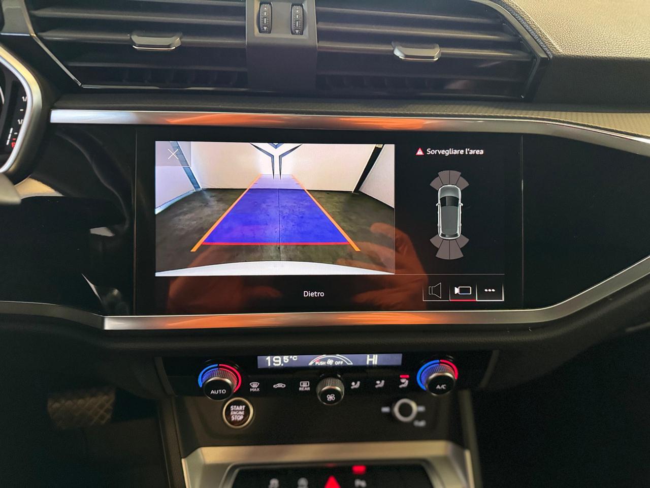 AUDI Q3 35 TDI quattro S tronic S line edition - 14