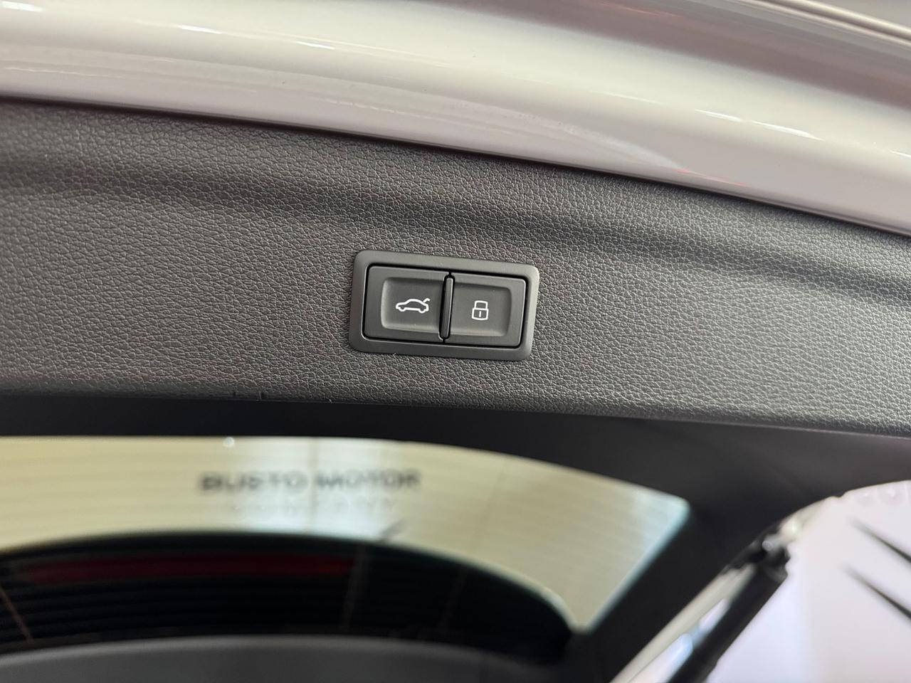 AUDI Q3 35 TDI quattro S tronic S line edition - 21