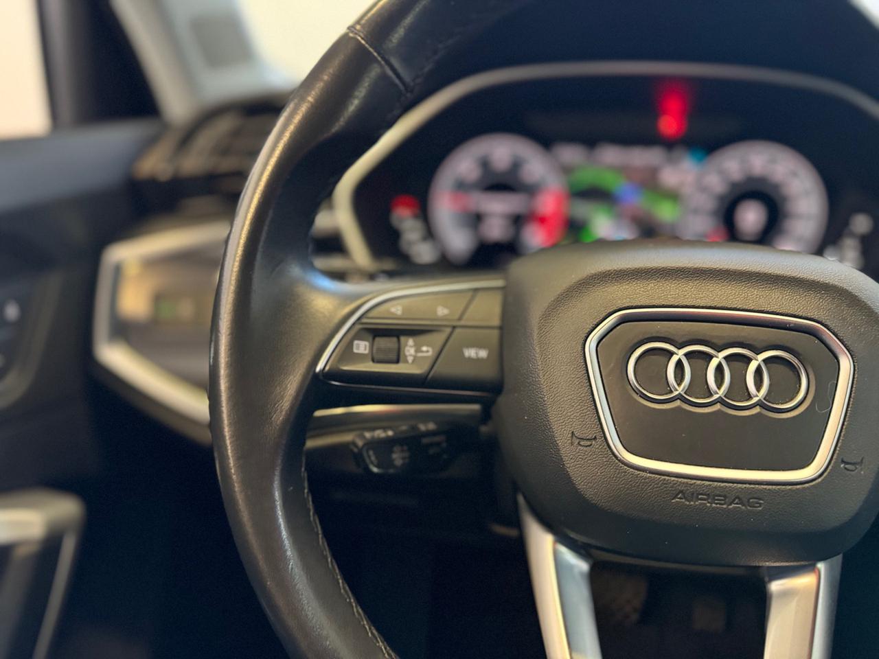 AUDI Q3 35 TDI quattro S tronic S line edition - 17