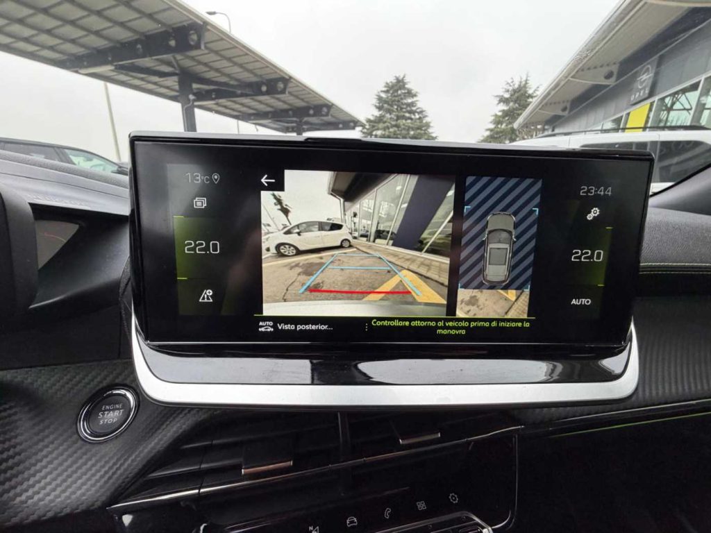 PEUGEOT 2008 PureTech 130 S&S GT - 20