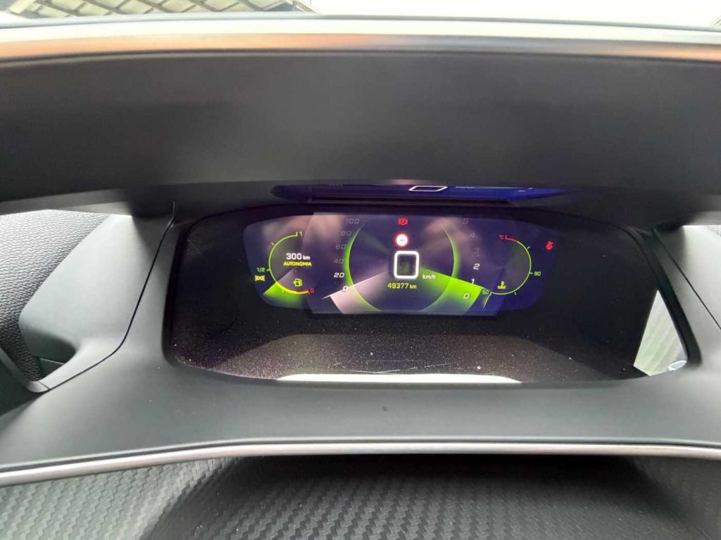 PEUGEOT 2008 PureTech 130 S&S GT - 13