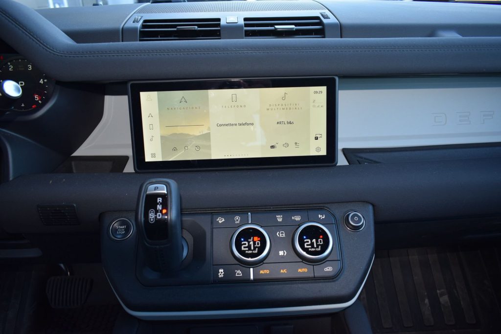 LAND ROVER Defender Defender 90 3.0D I6 250 CV AWD Auto X-Dynamic SE I - 11