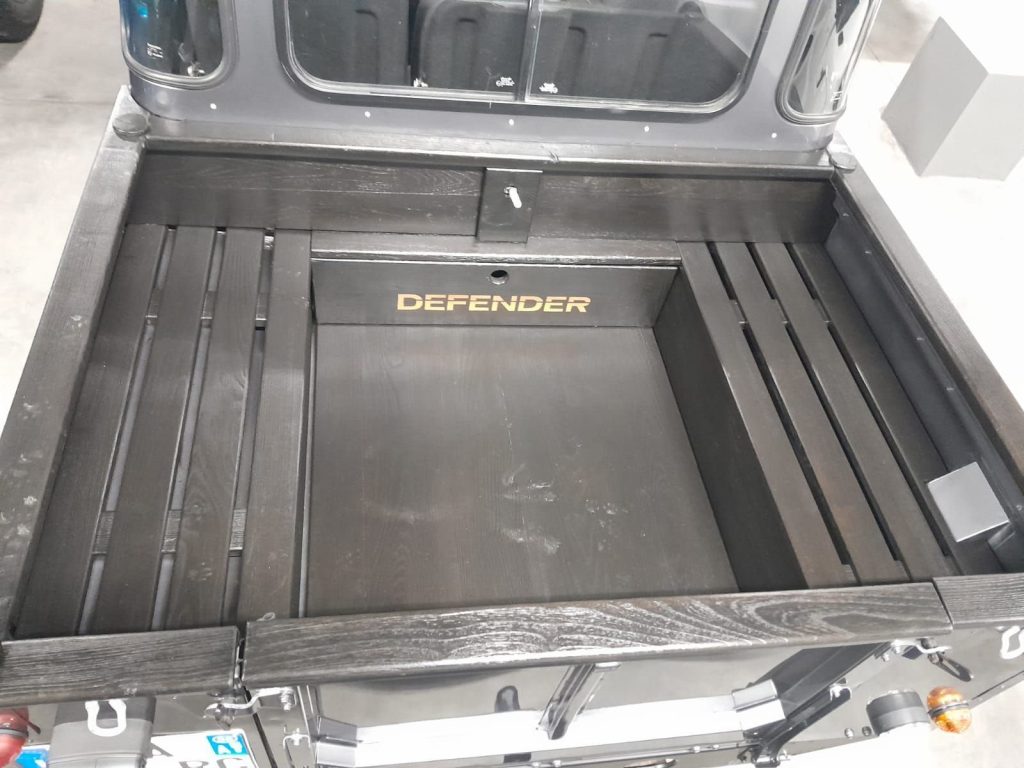 LAND ROVER Defender 110 2.4 TD4 CREW CAB - 9