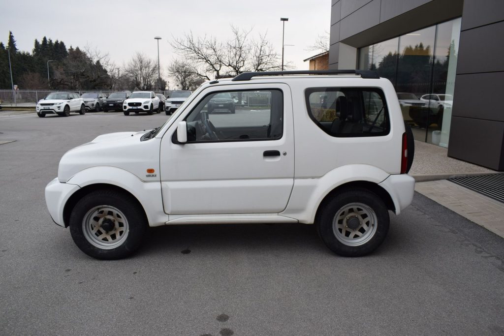 SUZUKI Jimny Jimny 1.5 DDiS cat 4WD  NEOPATENTATI - 8