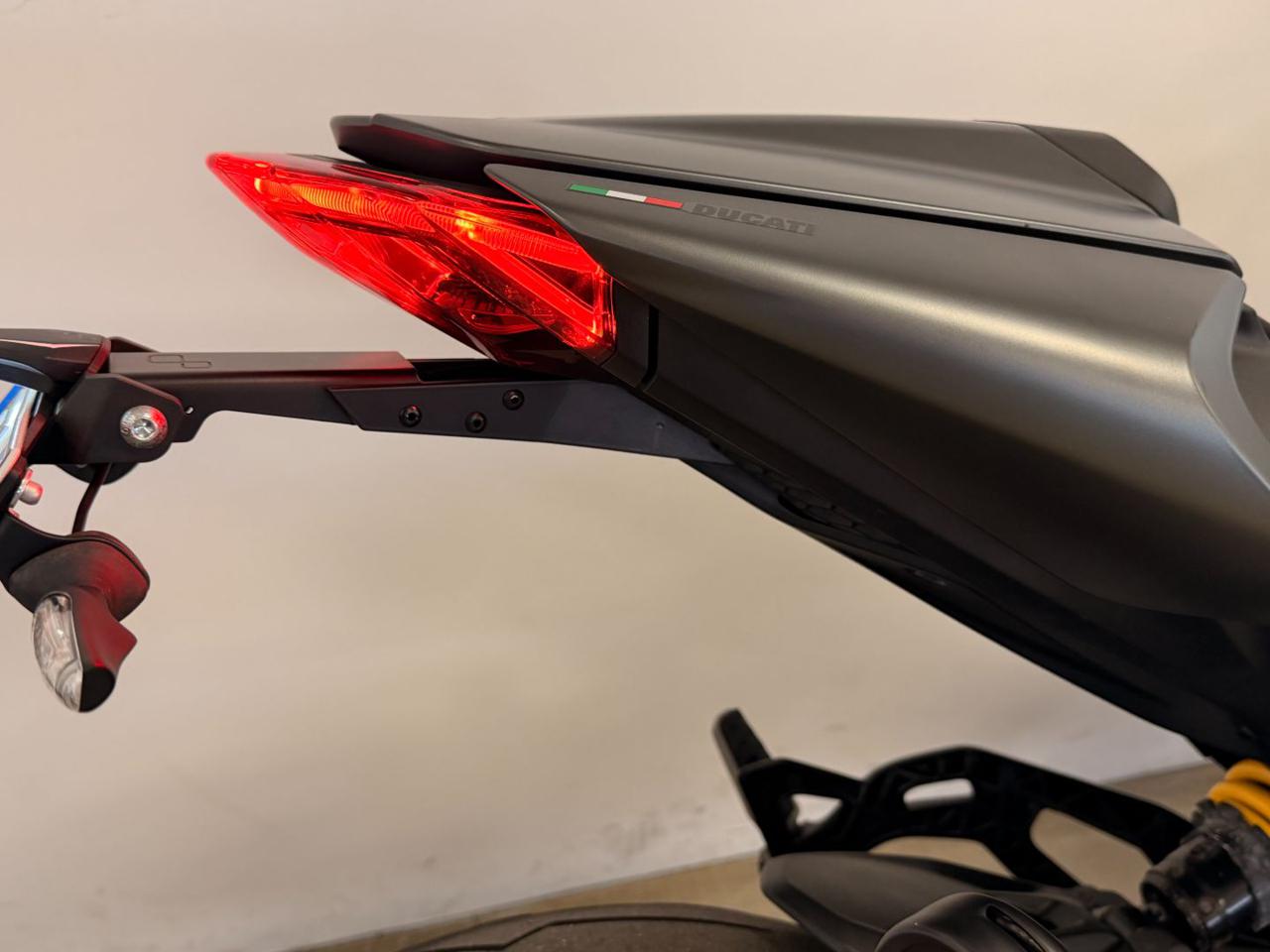 DUCATI Monster 937 PLUS - 8