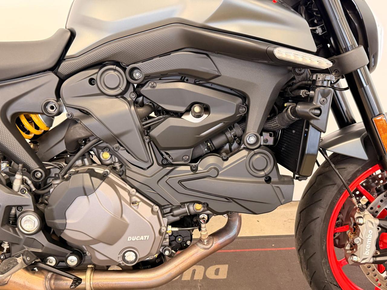 DUCATI Monster 937 PLUS - 5