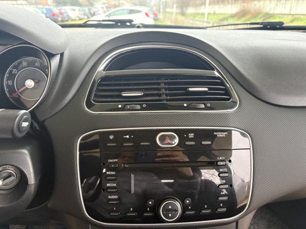 FIAT Punto 1.2 8V 5 porte Street POCHI CHILOMETRI EURO 6 - 17