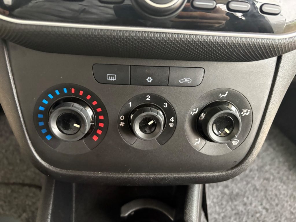 FIAT Punto 1.2 8V 5 porte Street POCHI CHILOMETRI EURO 6 - 18