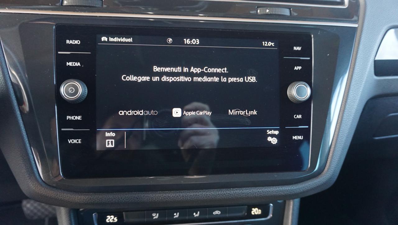 VOLKSWAGEN Tiguan 2.0 TDI 150 CV SCR DSG R-Line - 26