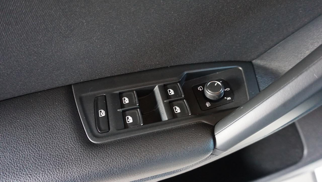 VOLKSWAGEN Tiguan 2.0 TDI 150 CV SCR DSG R-Line - 16