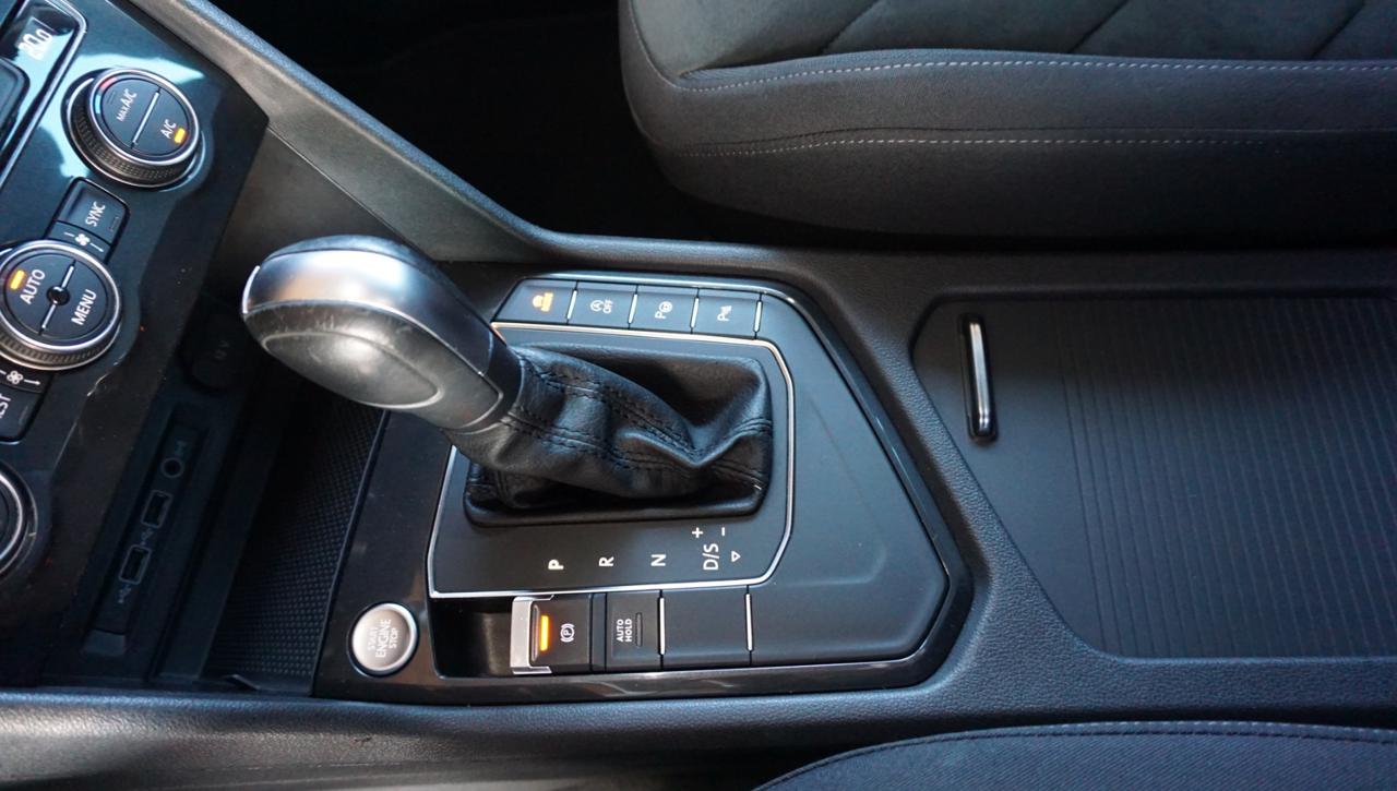 VOLKSWAGEN Tiguan 2.0 TDI 150 CV SCR DSG R-Line - 29