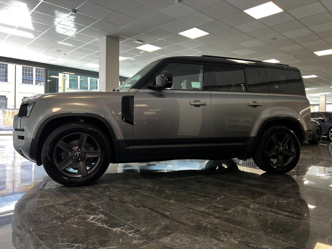 Land Rover Defender 110 3.0D I6 200 CV AWD X-Dynamic SE / AUTOCARRO 2022 - foto 3