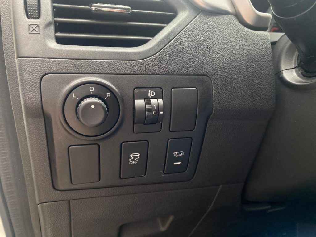 MAHINDRA KUV100 1.2  K6+ Fendi*Sensori post - 14