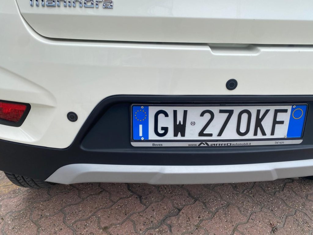 MAHINDRA KUV100 1.2  K6+ Fendi*Sensori post.*Ruotino - 4