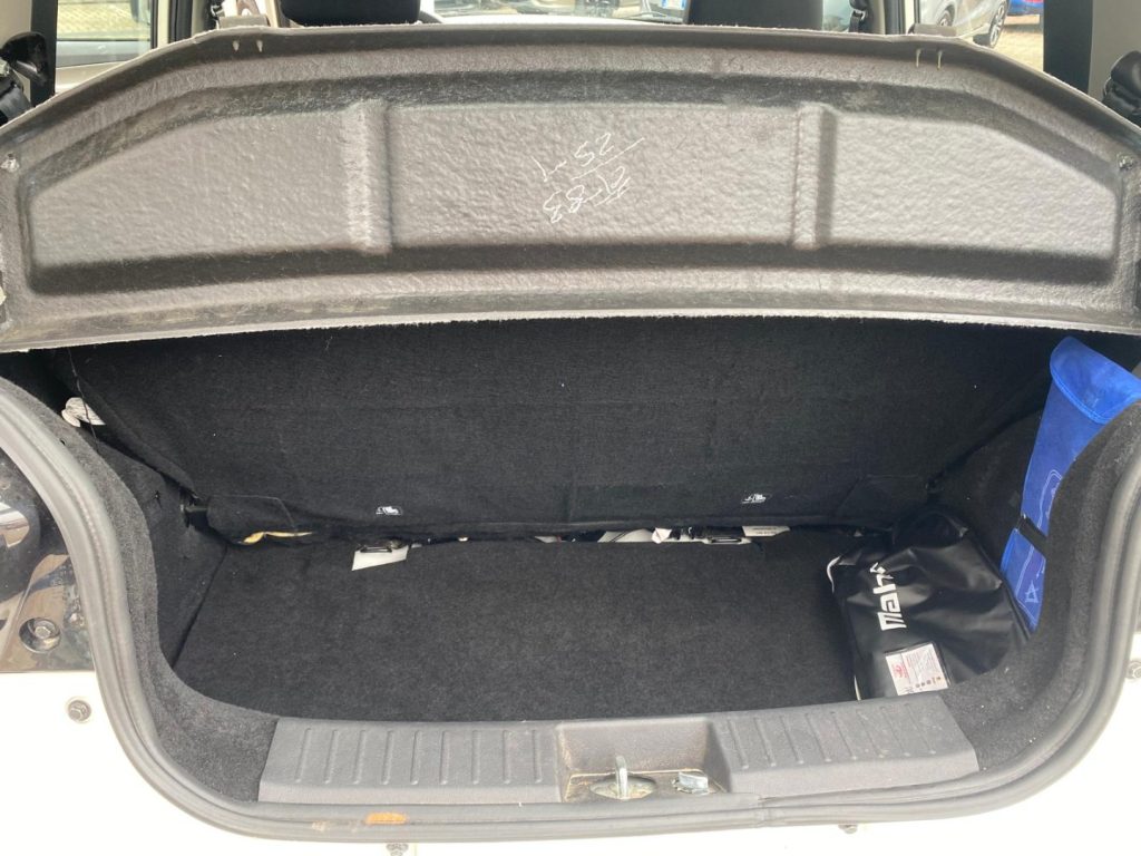 MAHINDRA KUV100 1.2  K6+ Fendi*Sensori post.*Ruotino - 8