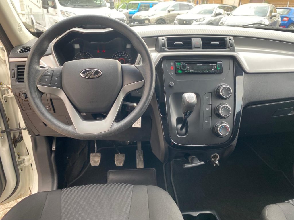 MAHINDRA KUV100 1.2  K6+ Fendi*Sensori post.*Ruotino - 10