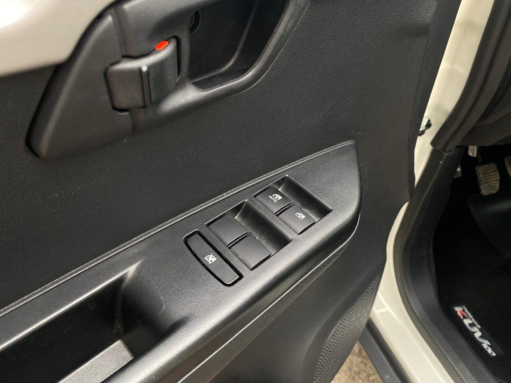 MAHINDRA KUV100 1.2  K6+ Fendi*Sensori post.*Ruotino - 11