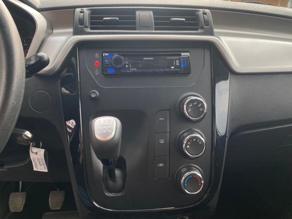 MAHINDRA KUV100 1.2  K6+ Fendi*Sensori post.*Ruotino - 12