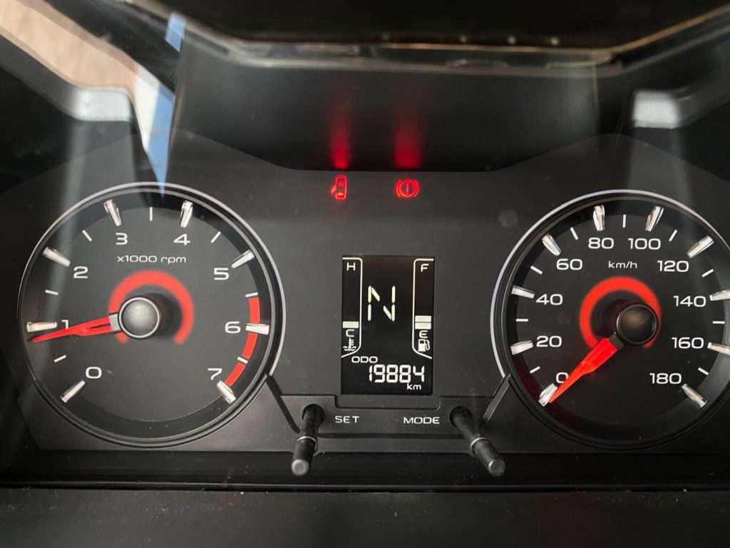 MAHINDRA KUV100 1.2  K6+ Fendi*Sensori post.*Ruotino - 16