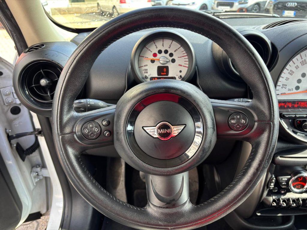 MINI One Countryman BICOLOR - 11