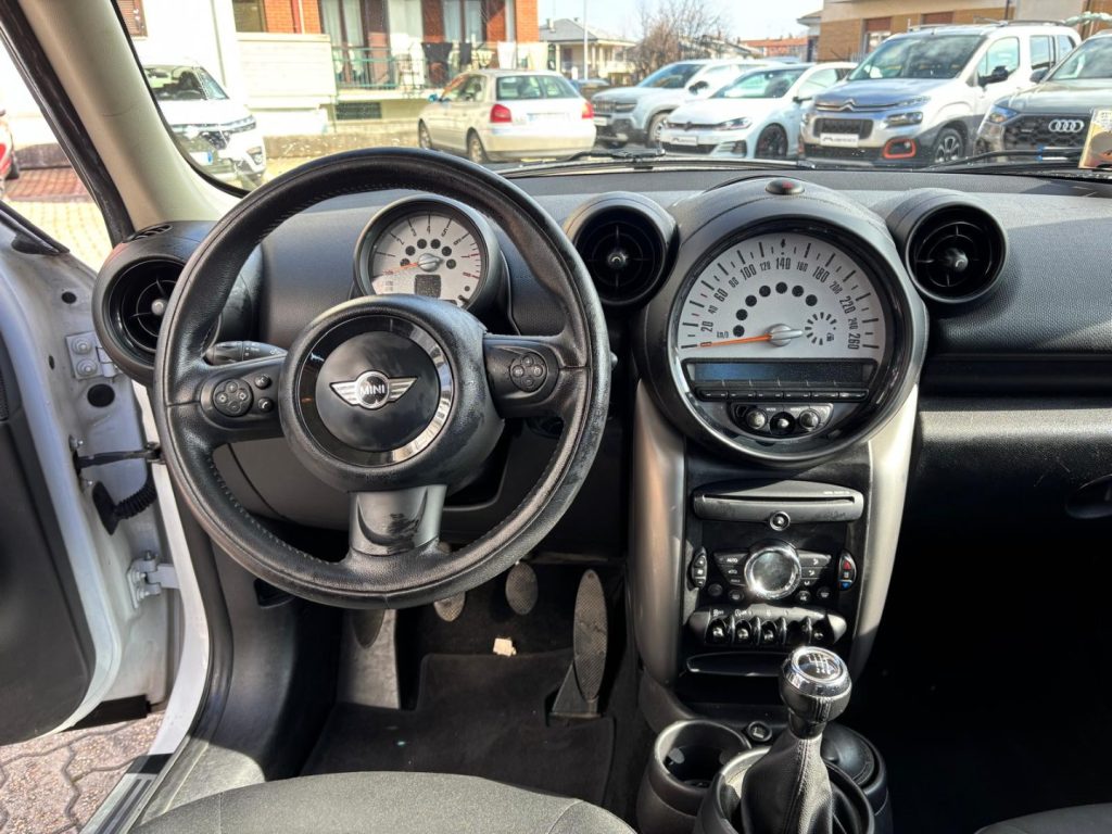 MINI One Countryman BICOLOR - 17