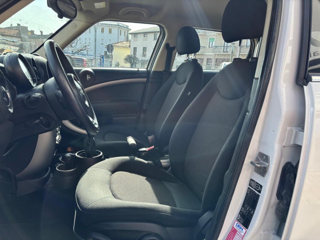 MINI One Countryman BICOLOR - 19