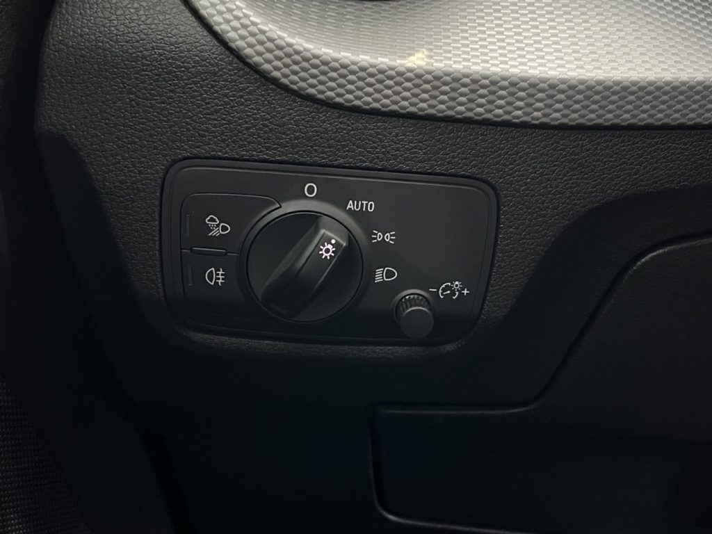 AUDI Q2 2.0TDI S-TRONIC - 17