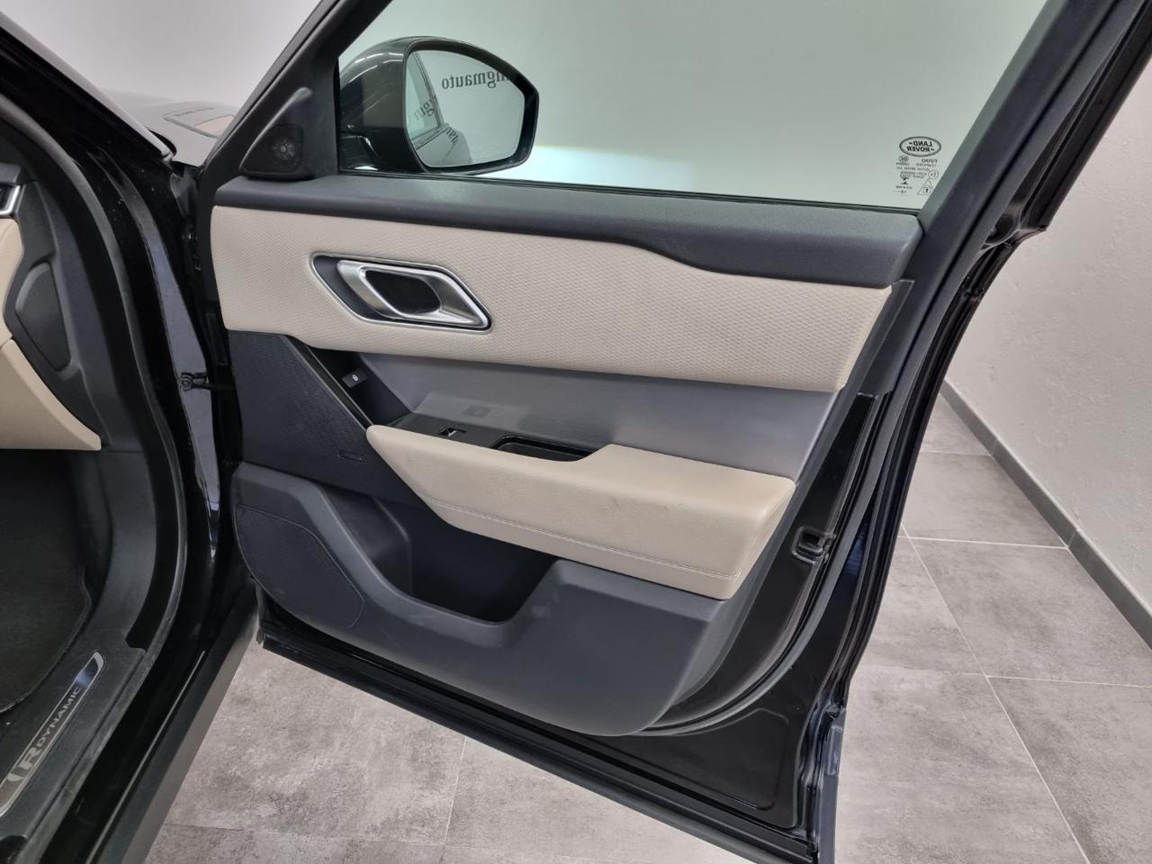 LAND ROVER Range Rover Velar 2.0D I4 240 CV R-Dynamic - 19