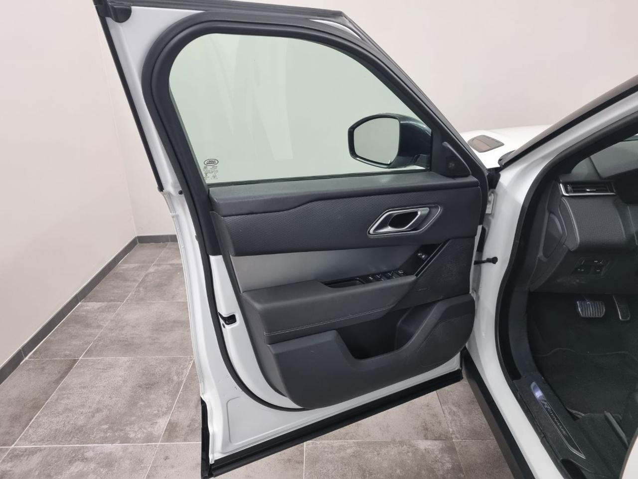 LAND ROVER Range Rover Velar 2.0D I4 240 CV R-Dynamic - 19