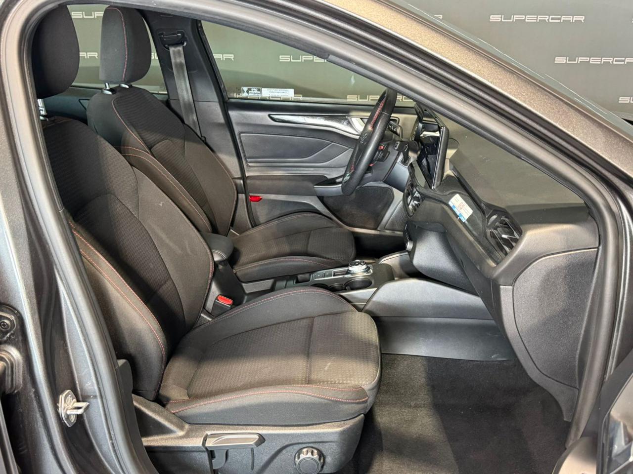 FORD Focus 1.5 EcoBlue 115 CV automatico SW ST-Line - 12